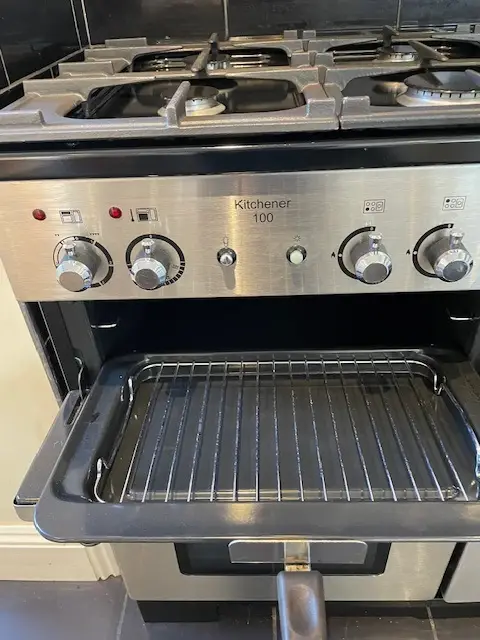 Gas cooker and oven